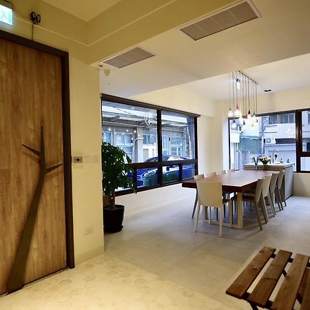 Sakagami Hotel Tainan Exteriör bild